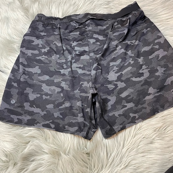 SOLD EVENT Lululemon surge short - Picture 3 of 4